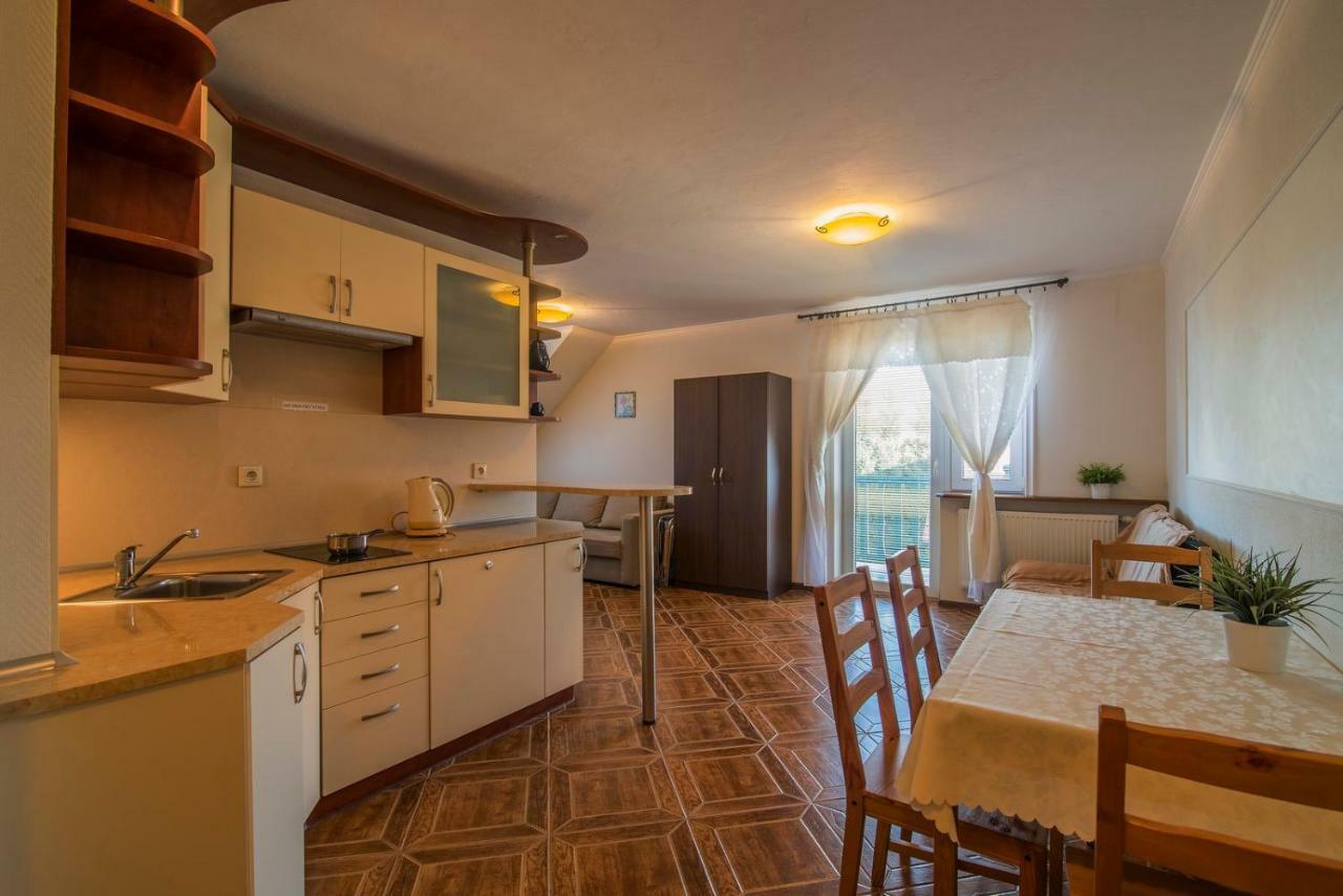 Pionow Rodzinne Apartamenty Urocza 10 Krynica Morska Exterior foto