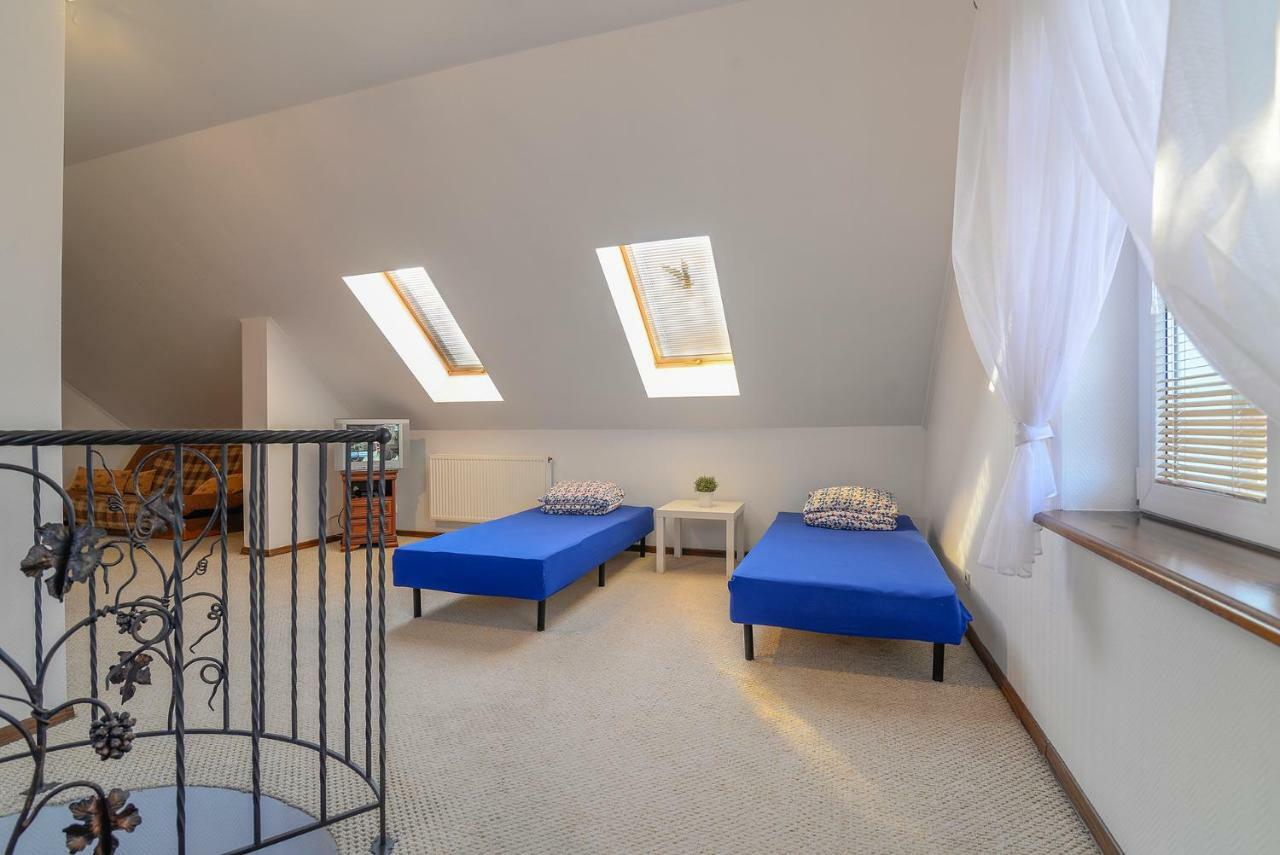 Pionow Rodzinne Apartamenty Urocza 10 Krynica Morska Exterior foto